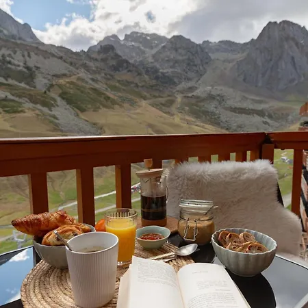 Apartment 24 M2 - Classe 2 Etoiles - La Mongie Tourmalet - Pied Des Pistes - Balcon Plein Sud - Parking Public *