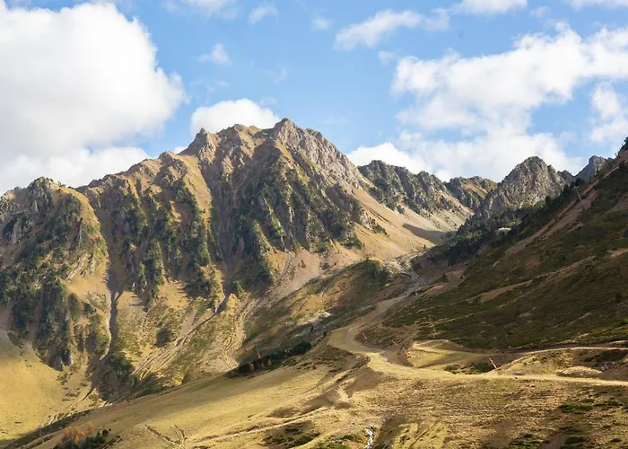 24 M2 - Classe 2 Etoiles - La Mongie Tourmalet - Pied Des Pistes - Balcon Plein Sud - Parking Public